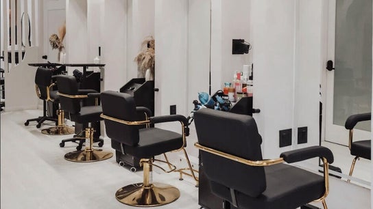 Four Forty Salon and Suites