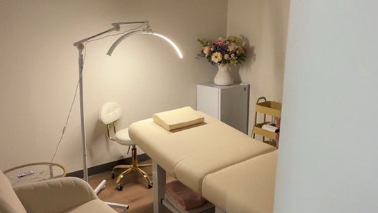 Esti Este | Lash Lift & Brow Lamination NYC