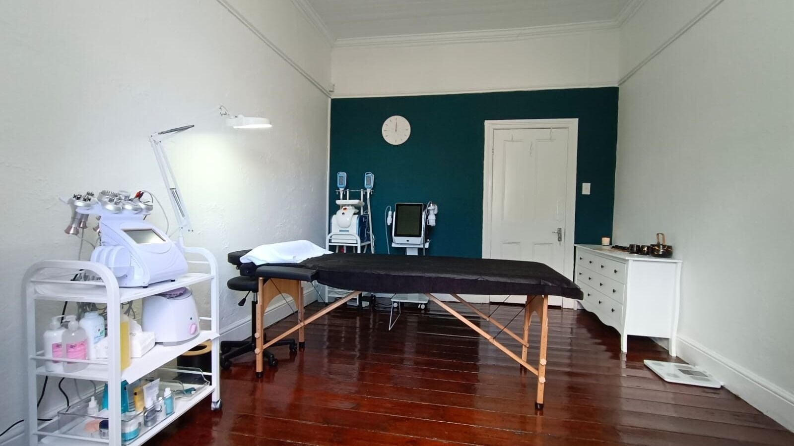 Modern treatment room at Ziora Aesthetics, Cape Town, Western Cape, ZA with advanced beauty equipment and serene decor.
