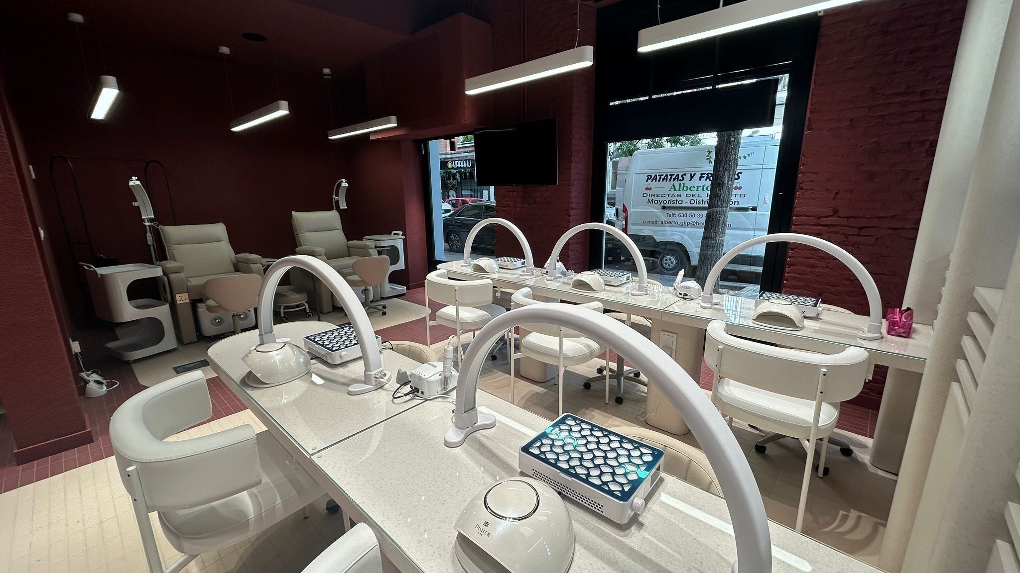 Espacio moderno de manicura en Didier Lab Beauty House Madrid Princesa, Madrid, Comunidad De Madrid, ES.