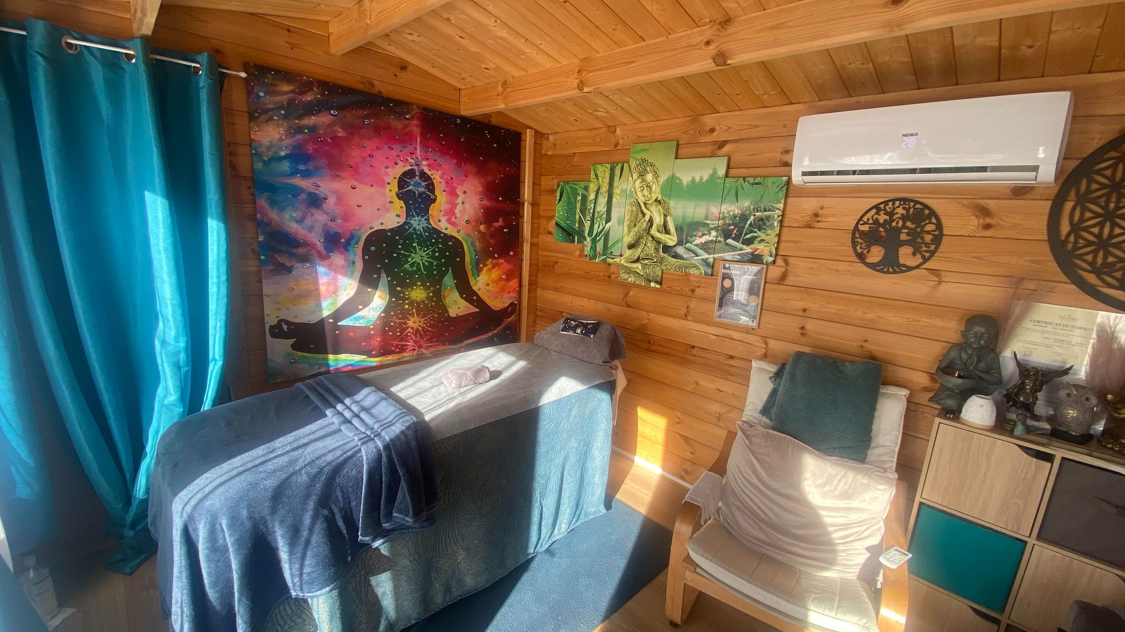 Salle de relaxation colorée à Le Jardin d'Hécate, Peymeinade, Provence-alpes-côte D'azur, FR.