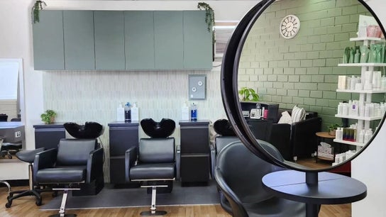 Honey Bee'z Hair Design