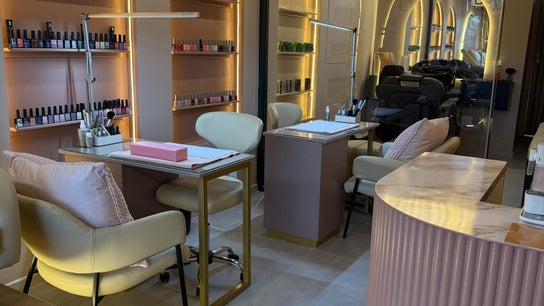 Lona Nails & Barber