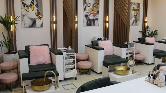 Royal Nails Salon