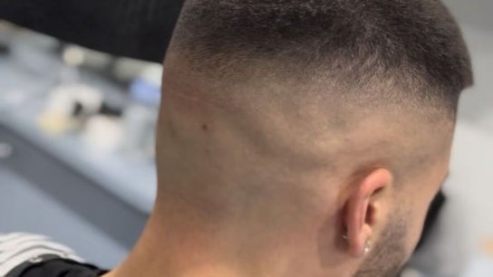 Nia The Barber