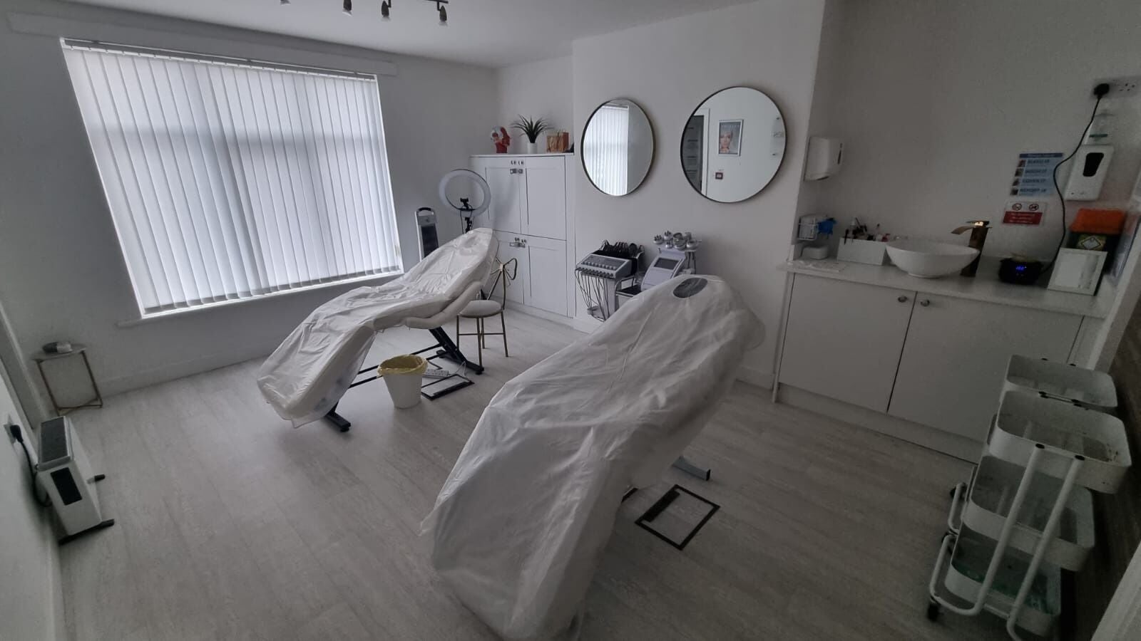 Relaxing treatment room at Studio Of Cosmetics, Bolton, England, GB, featuring modern equipment and serene decor.