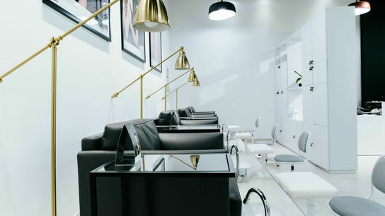 Luxio Nail Ladies Salon