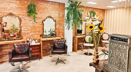 Figaro Hair Salon Gracia