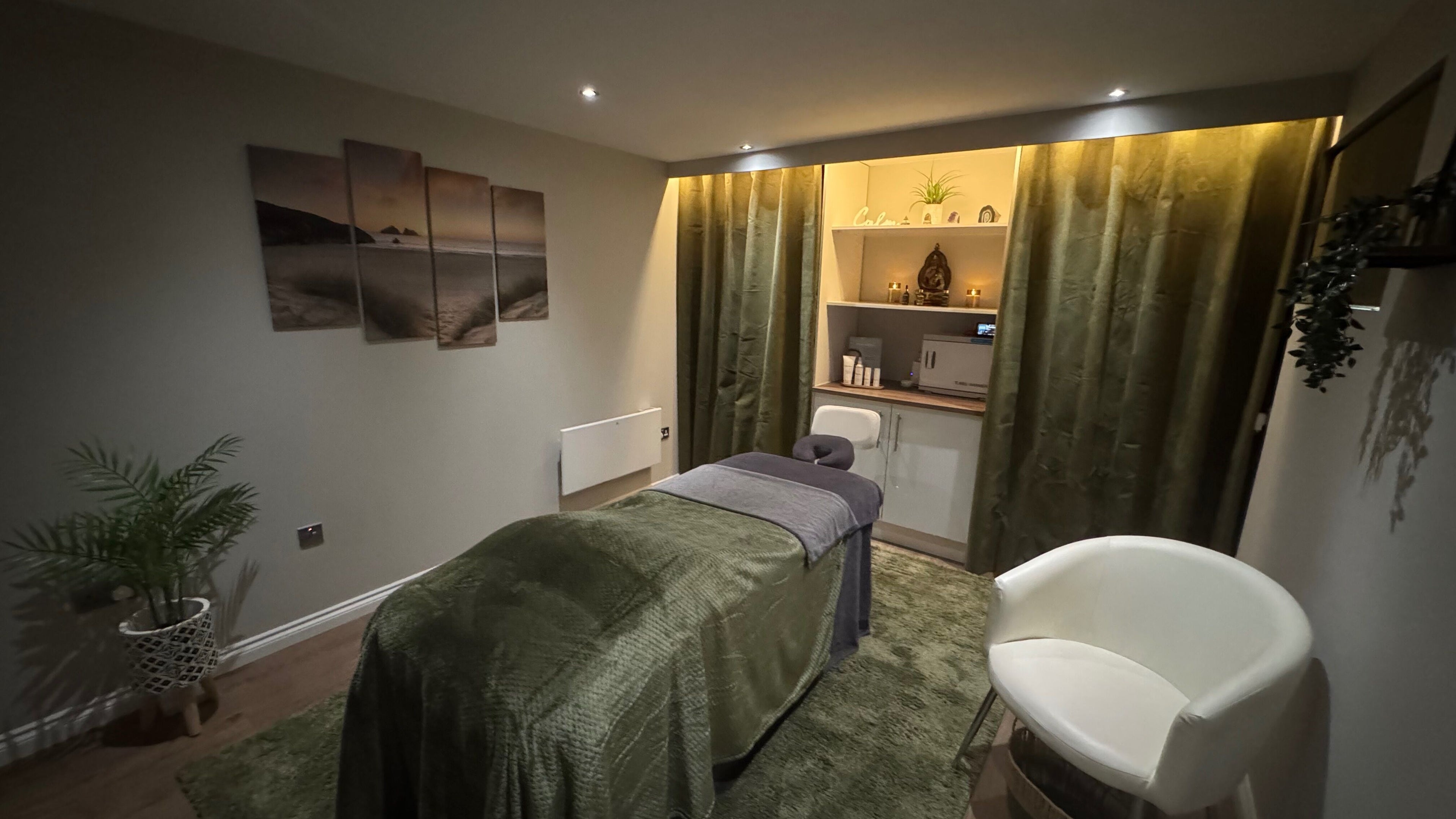 Tranquil massage room at Neu You Complementary Therapies in Hamilton, Scotland, GB with calming decor.