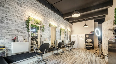 SALON 921