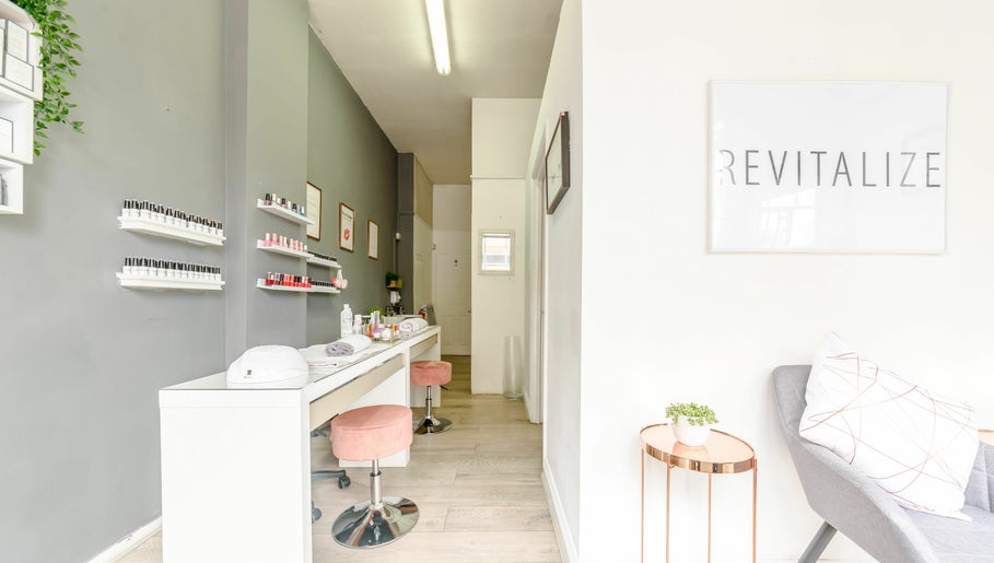 Revitalize Beauty Salon, bild 1