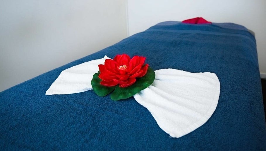 Red Lotus Massage - Cheltenham slika 1