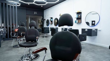 Image de 3 Points Hair Extensions and Barbering 2