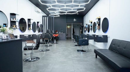 Image de 3 Points Hair Extensions and Barbering 3