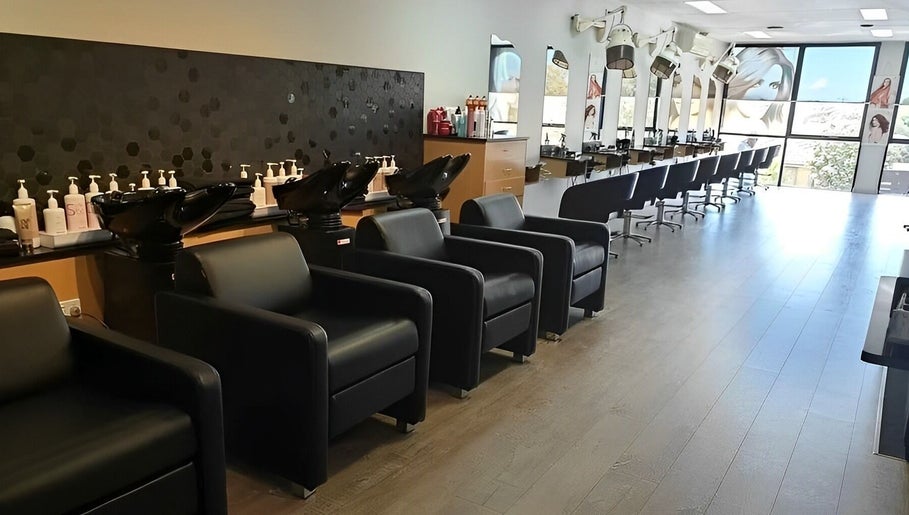 Marjon's Hair & Beauty Centre afbeelding 1