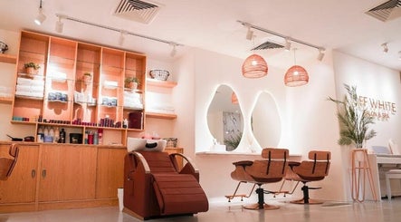 Off White Salon & Spa