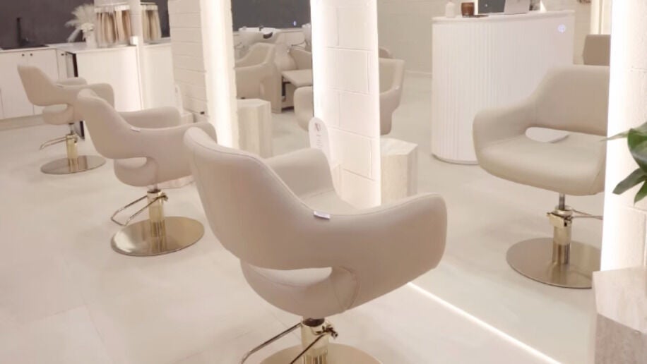 Luxurious salon chairs at Amy Nicole, Prahran, Victoria, AU, offering a serene beauty experience.