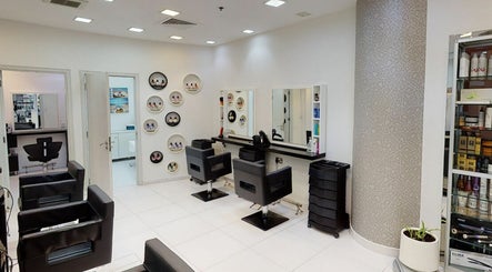 La Reine Beauty Center