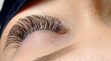 Calia’s lashes