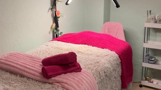 Angelic Eyes Lash Studio