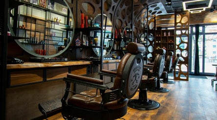 Exquisit Barberlounge