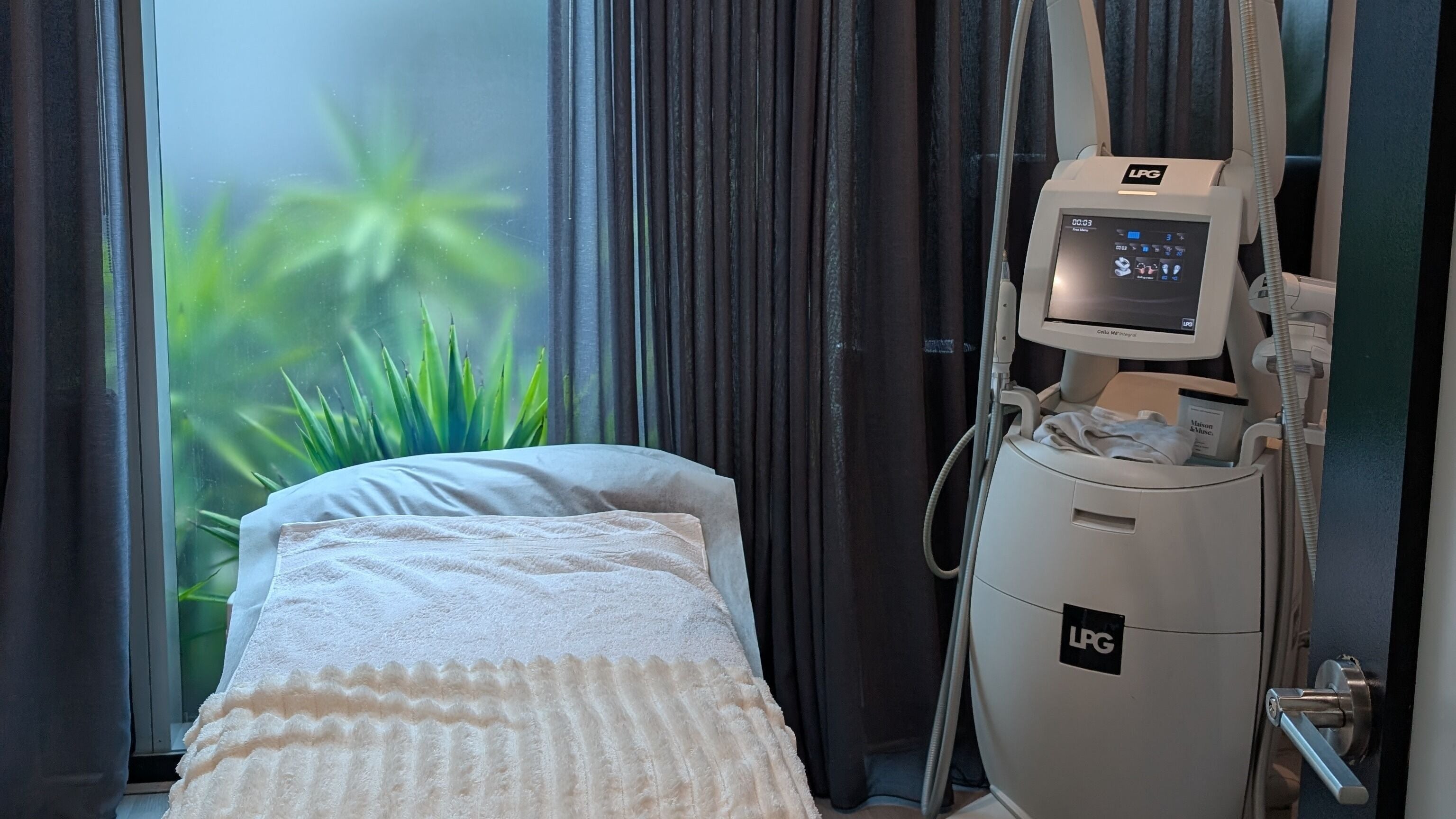 Calming treatment room at Melbourne Endermologie - Preston, Melbourne, Victoria, AU with LPG machine.