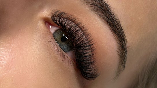 Phadez Lashes and Beauty