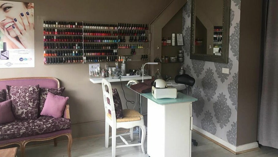 Εικόνα La Petite Salon 1