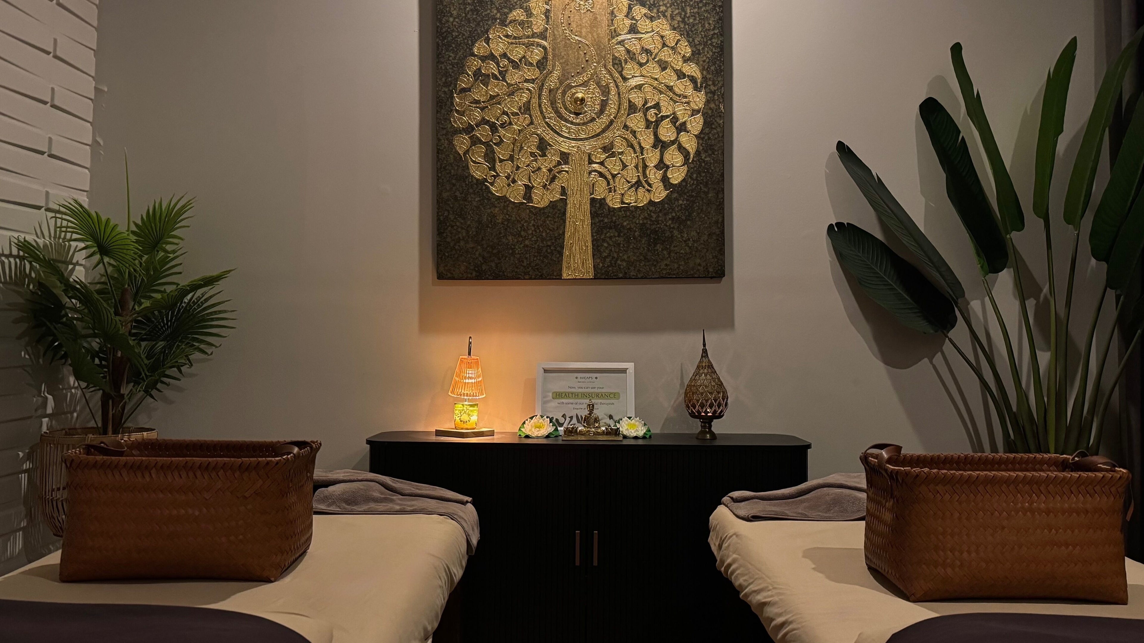 Relaxing massage room at PhonKlai Thai Massage Toorak, Melbourne, Victoria, AU with elegant decor.