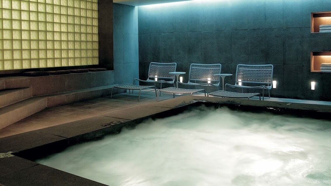 Χαλαρωτική ατμόσφαιρα σάουνας στο Cocoon Urban Spa, Αγία Παρασκευή, GR.