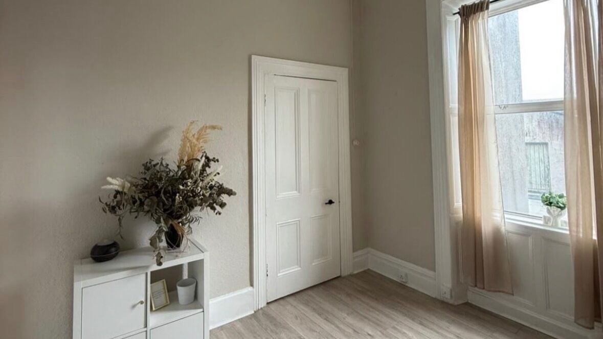 Peaceful corner at Makeup and Beauty with Laura, Mullingar, County Westmeath, IE with natural light and decor.