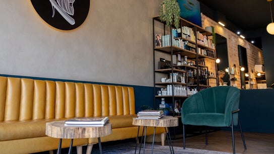 Hermanos Barbershop Green Point
