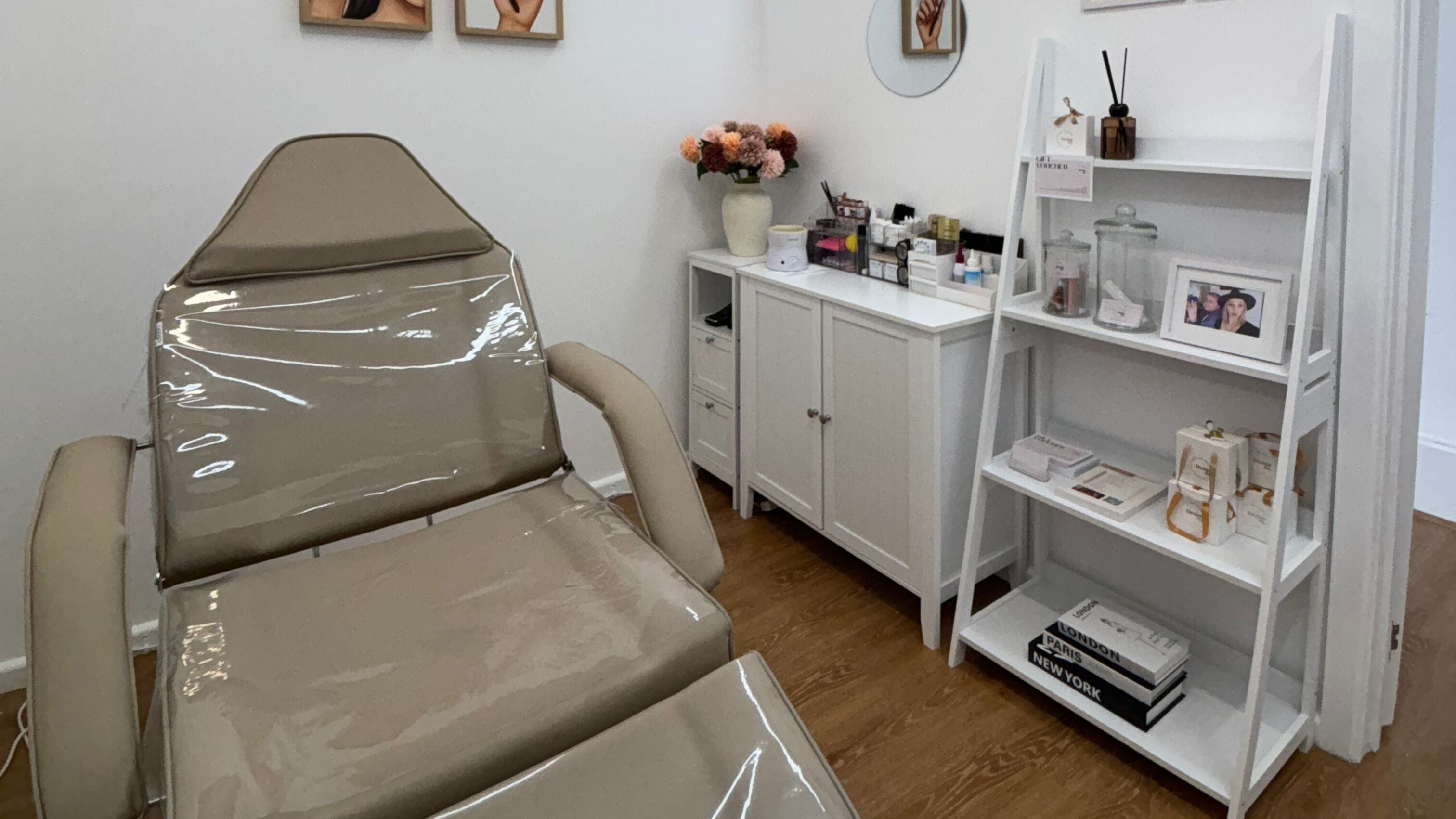 Luxury treatment room at The Brow Design Co, Bentleigh East, Victoria, AU, featuring a plush reclining chair.
