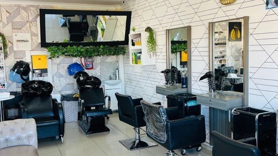 SINGLE SIGNATURE BEAUTY SALON