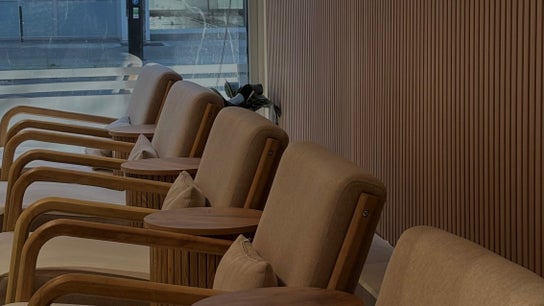 Her Nails Lounge