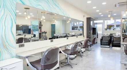 Salon 24 Hadley Wood