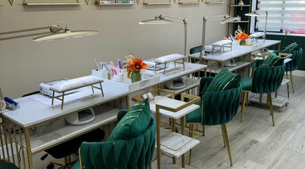 Bliss Beauty Lounge (Russian Manicure Service)