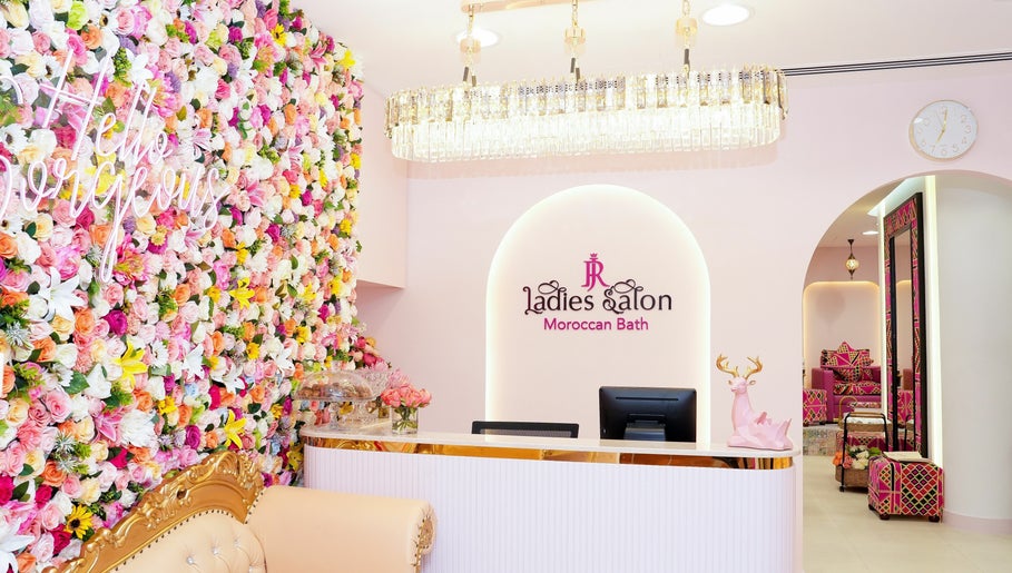 R N J Ladies Salon billede 1