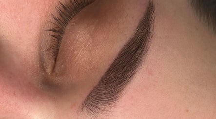 Klaudia Brows image 3