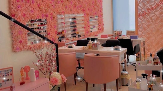 Pink Door Salon صالون الباب الوردي