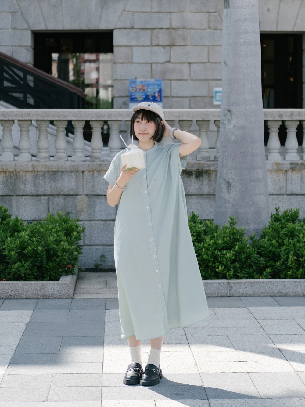 𝐡𝐞𝐥𝐞𝐧 ✿さんの「マルチケアフレンチスリーブシャツワンピ/283032（GLOBAL WORK）」を使ったコーディネートの1枚目の写真