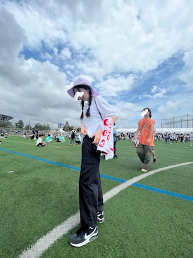「NIKE(ナイキ)のアイテム(バッグ)」を使った、KANAさん(レディース・162cm)の秋コーディネート