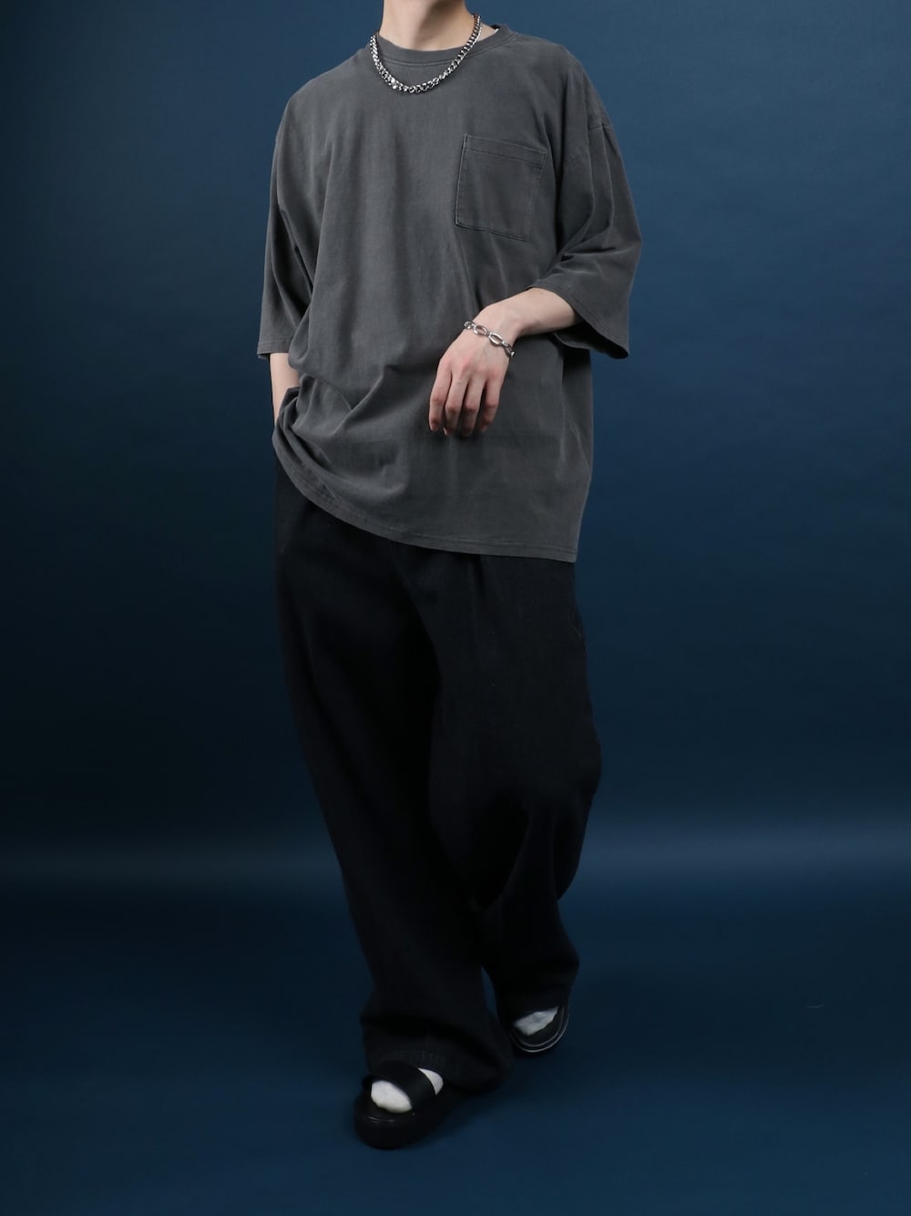 Rinanさんの「ANPAS 2Tuck Wide Ballon Pants/ANPAS 別注 センタープレス 2タック ワイドバルーンパンツ（ANPAS）」を使ったコーディネートの1枚目の写真