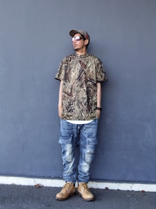 「ROYAL FLASH(ロイヤルフラッシュ)のA.F ARTEFACT/エーエフ・アーティファクト/DENIM Cargo Sarouel Skinny(デニムパンツ)」を使った、hasshi(ハッシー)さん(メンズ・173cm)の春コーディネート