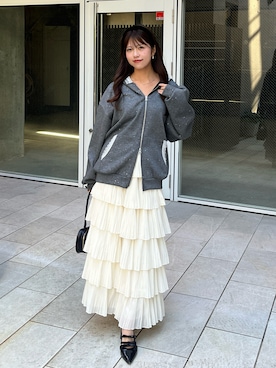 「continuer de NICE CLAUP(コンティニューデナイスクラップ)のレース使いZIPUPパーカー(パーカー、グレー系)」を使った、ゆずさん(レディース・161cm)の冬コーディネート