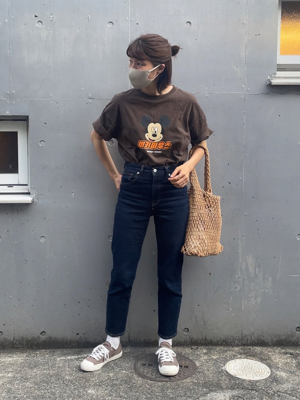 ayaさんの「ミッキープリントTシャツ（Disney）」を使ったコーディネートの1枚目の写真