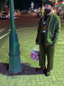 「NIKE(ナイキ)のアイテム(チノパンツ)」を使った、4U♾1984さん(メンズ・170cm・30代)の春コーディネート