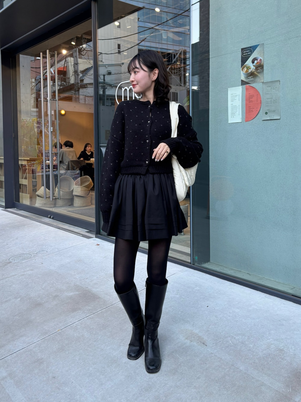 吉田南歩さんの「heart dot jacquard reversible cropped knit cardigan（WILLFULLY）」を使ったコーディネートの1枚目の写真