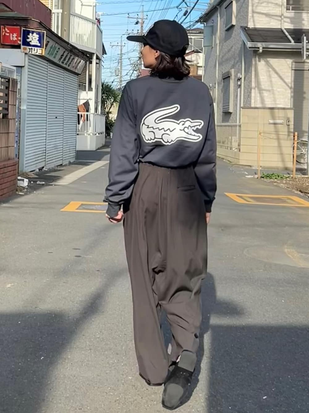 maiさんの「【オンライン限定】LACOSTE オーバーサイズ バックプリント ロングスリーブTシャツ（LACOSTE）」を使ったコーディネートの1枚目の写真