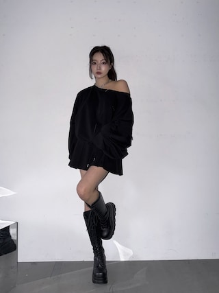 「ANDGEEBEE(アンジービー)のワンショルジッププルオーバー(パーカー)」を使った、村瀬紗英さん(レディース・159cm)の春コーディネート
